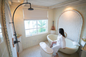 Bad mit Blick aufs Meer