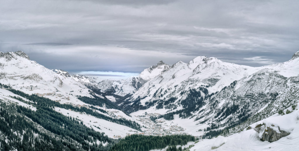 Blick auf Lech von der Skiroute Madloch